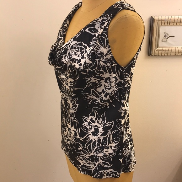 💥St. John Collection 💥 100% silk camisole top - Picture 2 of 5